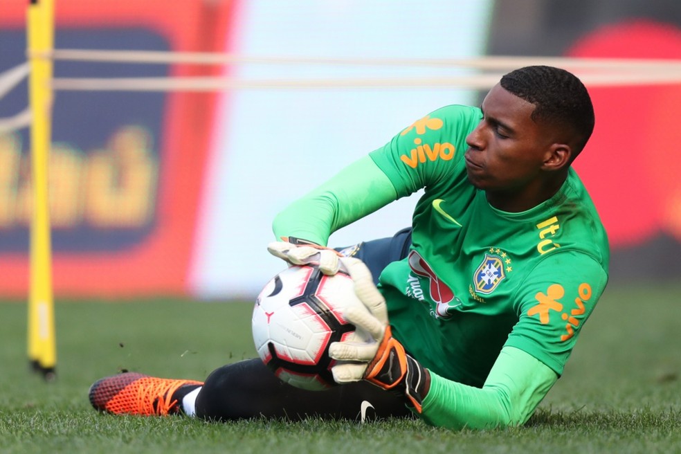 Convocado para o Sul-Americano sub-20, Hugo Souza tamb&eacute;m esteve com o grupo principal neste ano para per&iacute;odo de experi&ecirc;ncia &mdash; Foto: Arquivo pessoal