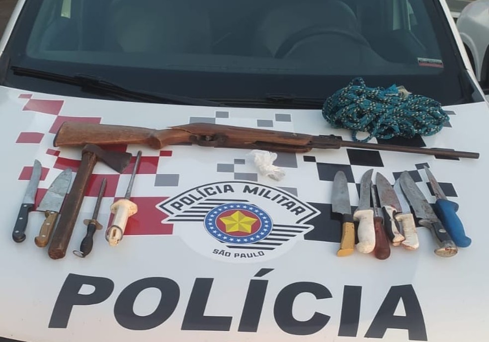 Homens foram presos em flagrante por furto de gado nesta terça-feira (26) — Foto: Polícia Militar