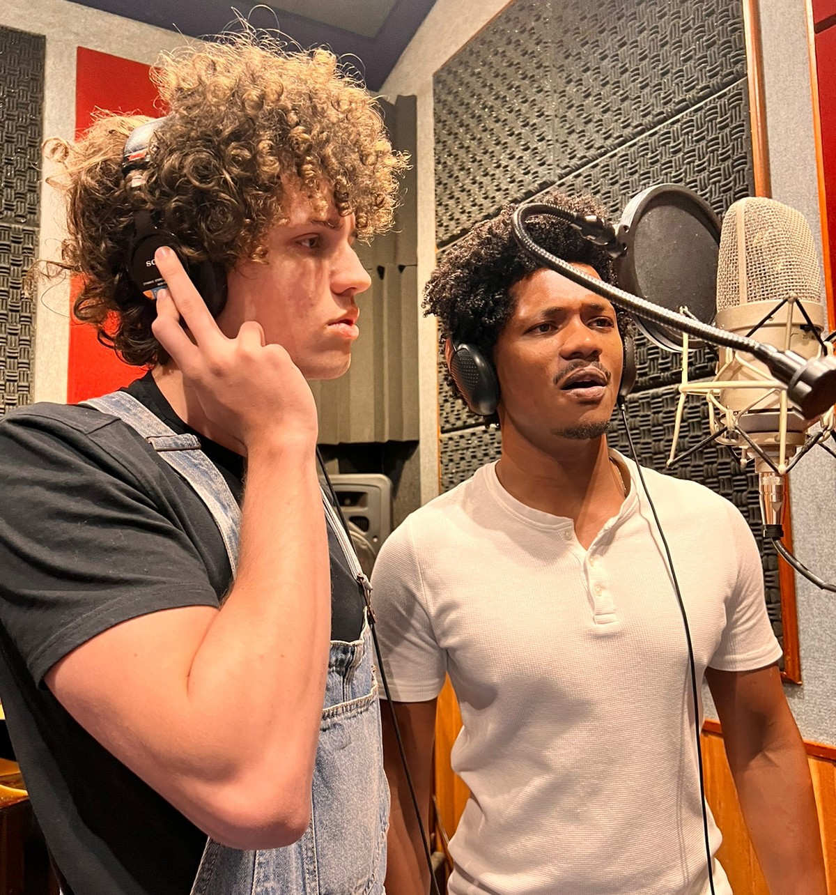 EP 'Textos cruéis demais' reúne canções do avesso do amor de 'peça com música' encenada no Rio