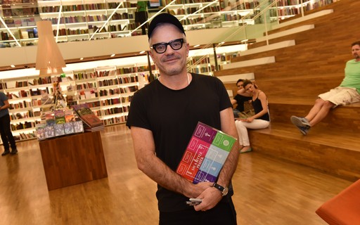 Extra Serena Williams posa para Annie Leibovitz no Calendário Pirelli