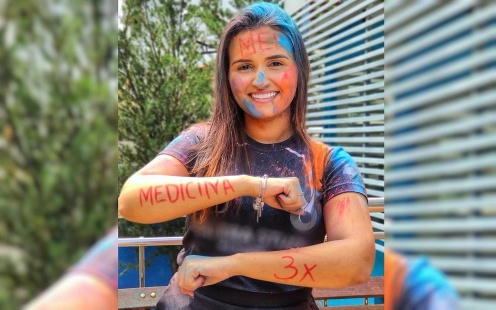 Lara Maria Lemes, de 22 anos, diagnosticada com doença de Crohn foi aprovada em medicina em Mineiros, Goiás — Foto: Arquivo Pessoal/Lara Maria Lemes