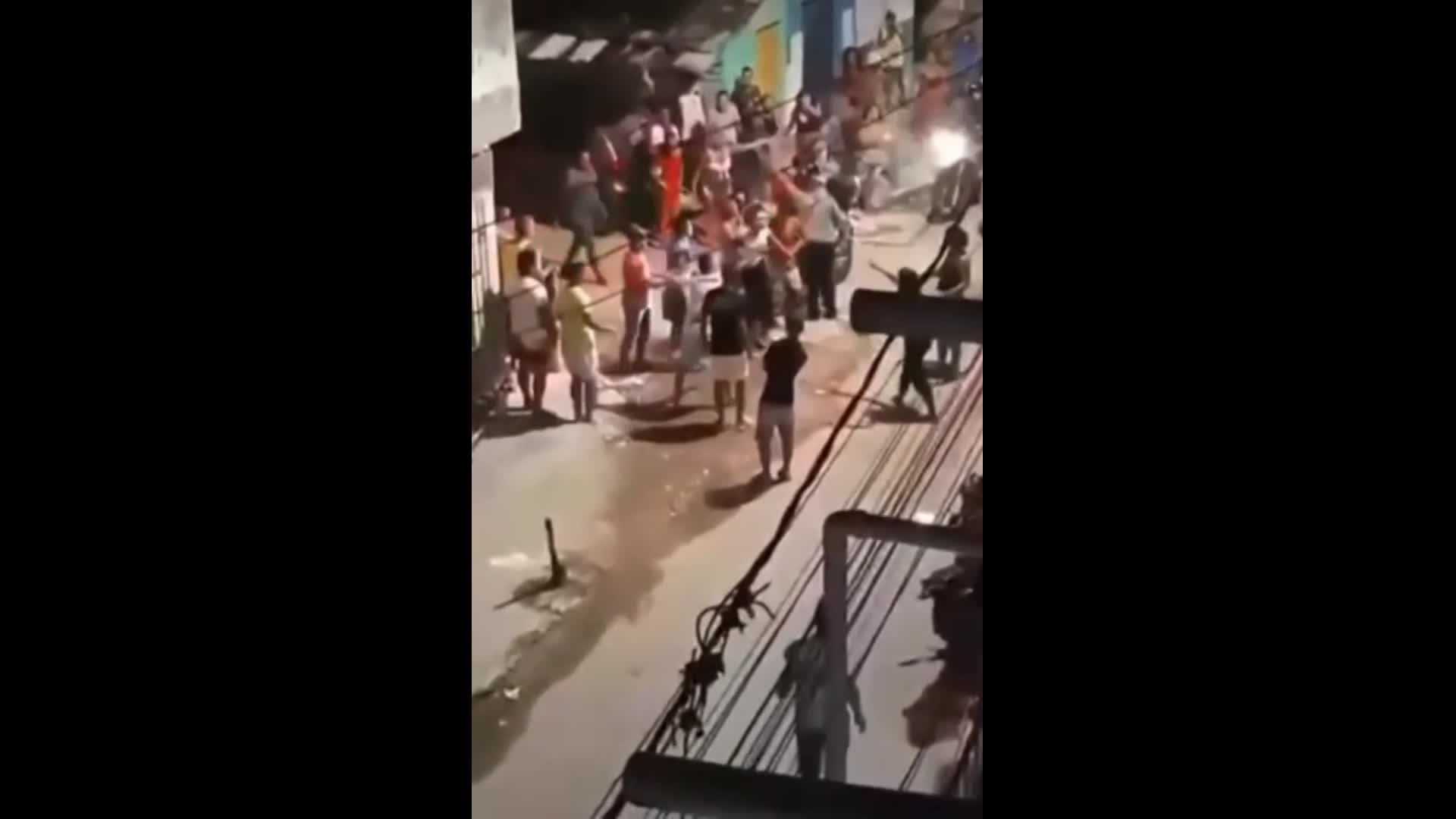 Criança de 2 anos e mulher morrem e três pessoas ficam feridas após tiroteio na Zona Sul do Recife; VÍDEO