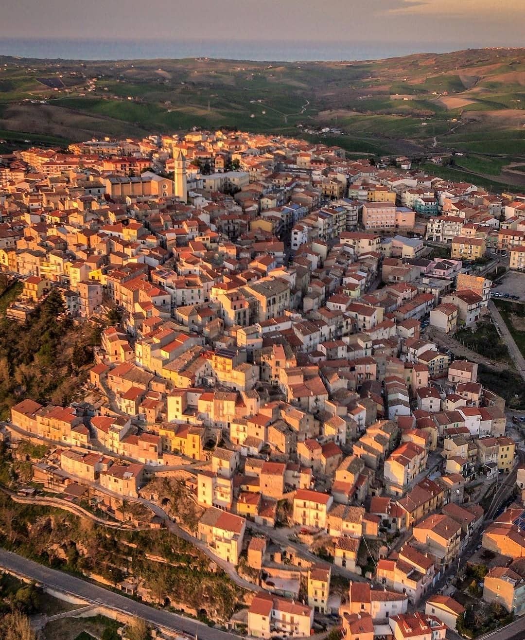 Vilarejo na Itália oferece 700 euros mensais a quem se mudar para região (Foto: Instagram)