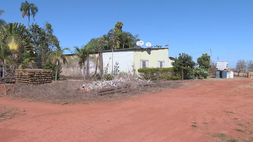 Casa onde ocorreu a chacina, no Núcleo Rural Alexandre Gusmão, no DF — Foto: TV Globo / Reprodução