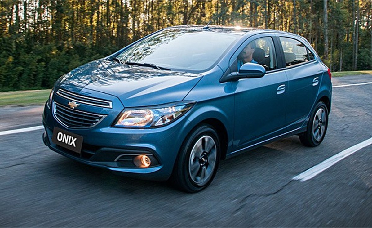 Usado boa compra Chevrolet Onix LTZ 1.4 automático 2013 Carros