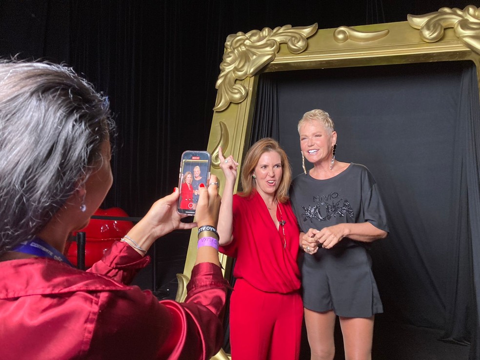 Renata Capucci conversou com Xuxa no navio — Foto: Isadora Neumann/Fantástico