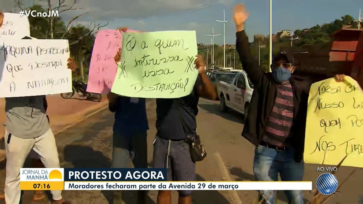 Moradores Interditam Parcialmente Av 29 De Março Durante Protesto Em Salvador Bahia G1 