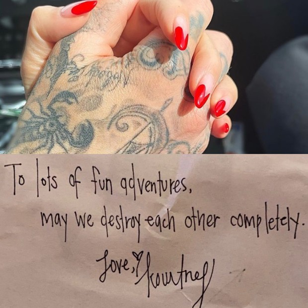 Travis Barker compartilha bilhete deixado por Kourtney Kardashian (Foto: Reprodução/Instagram)