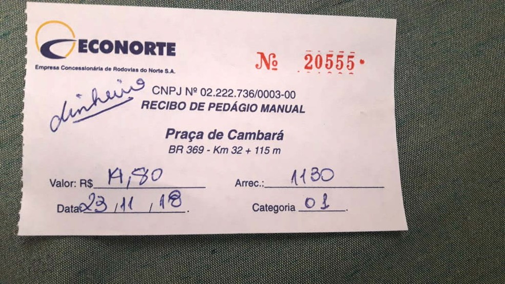 Alguns motoristas receberam um comprovante após pagar tarifa de pedágio na praça de pedágio em Cambará — Foto: Vagner Cesar Teixeira Romão/Arquivo Pessoal