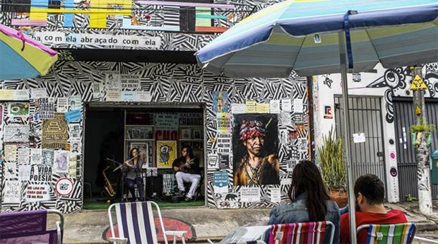 É possível fazer programas guiados pelos próprios grafiteiros em ações de espaços e coletivos culturais (Foto: Rafael Arbex/Estadão)