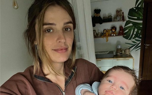 Rafa Brites para de amamentar filho de 4 meses: "Estou sofrendo muito"
