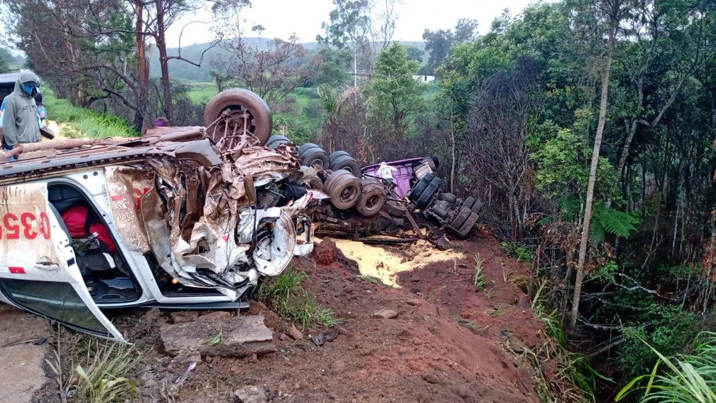 Acidente aconteceu na altura do km 372 da BR-381 — Foto: Redes sociais