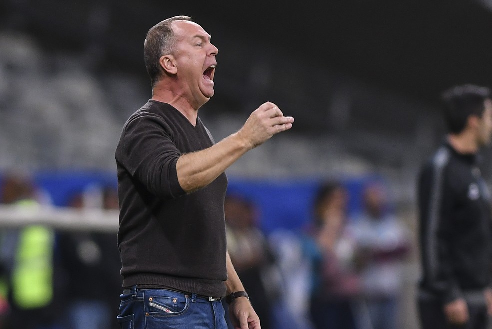 Mano Menezes está confiante que Cruzeiro termina a rodada no G-6 (Foto: Washington Alves/Light Press/Cruzeiro)