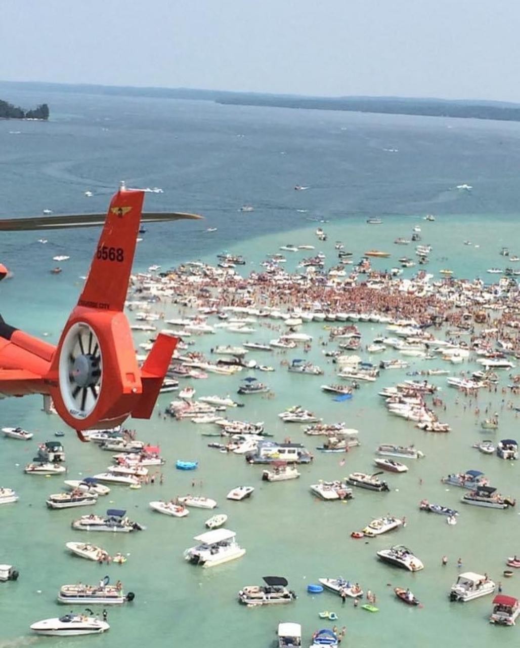 Várias pessoas que comemoraram o 4 de julho em lago lotado no Michigan testam positivo para coronavírus (Foto: Reprodução/Instagram)