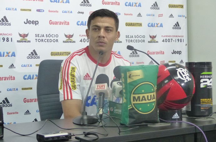 Ayrton aprova o jovem Jorge na lateral esquerda do Fla: Moleque bom