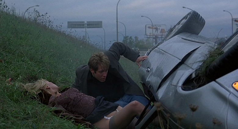 James Spader e Deborah Kara Unger em cena de Crash Estranhos Prazeres (Foto: divulgação)