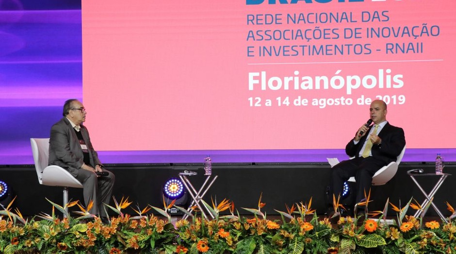Carlos Da Costa, secretário especial de Produtividade, Emprego e Competitividade (à direita) (Foto: Divulgação)