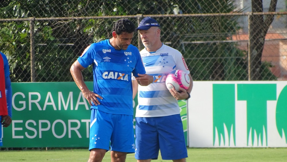 Mano Menezes brinca com prazo para Fred voar e revela dica especial para Edilson