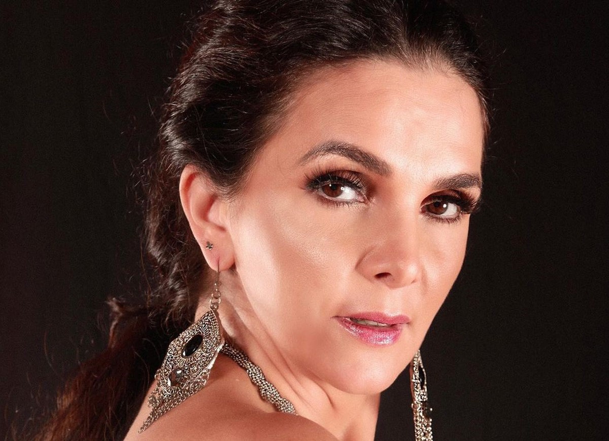 Luiza Ambiel tem 49 anos de idade (Foto: Reprodução/Instagram)