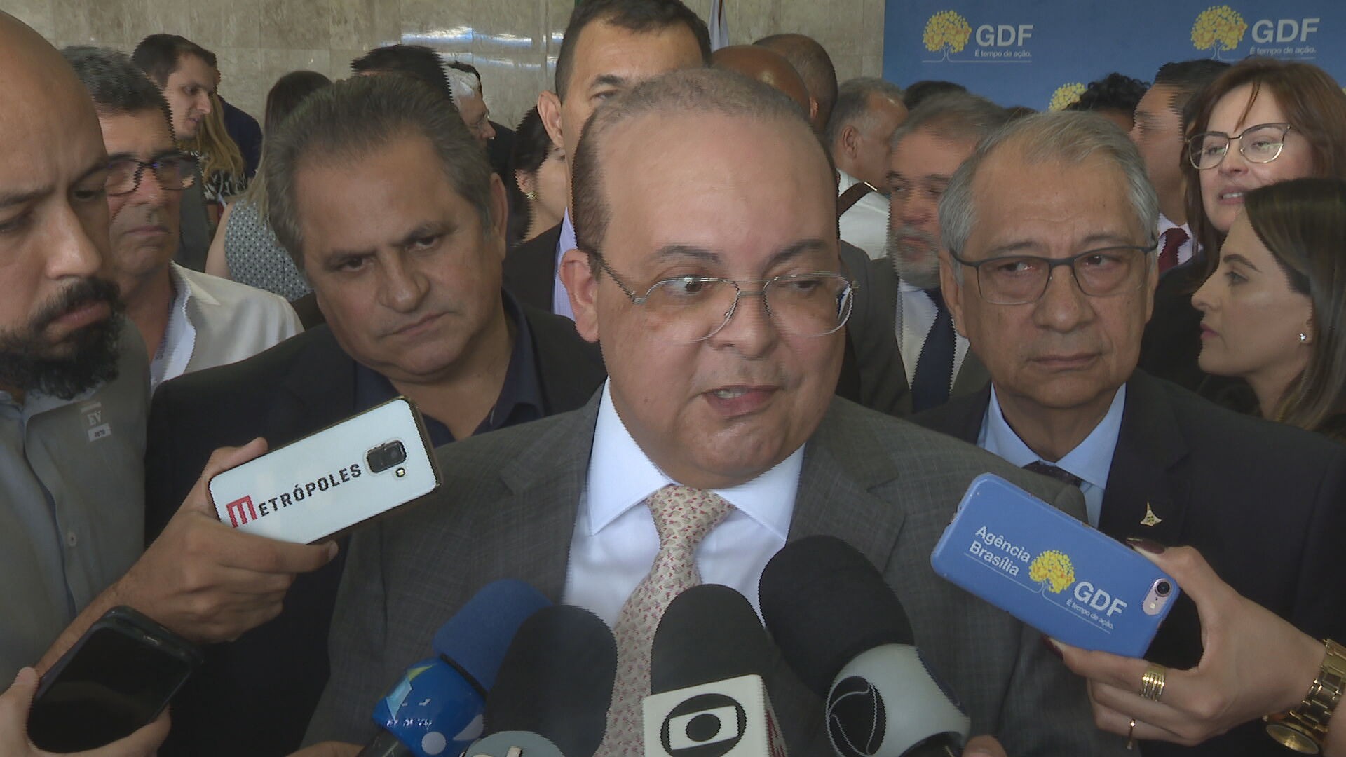 'Os estados e o DF estão quebrados', diz Ibaneis sobre 'desafio' de Bolsonaro para zerar ICMS de combustíveis thumbnail