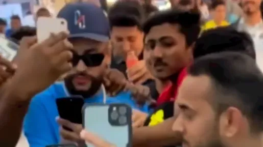 Sósia de Neymar atrai multidão em shopping no Catar e força loja a fechar