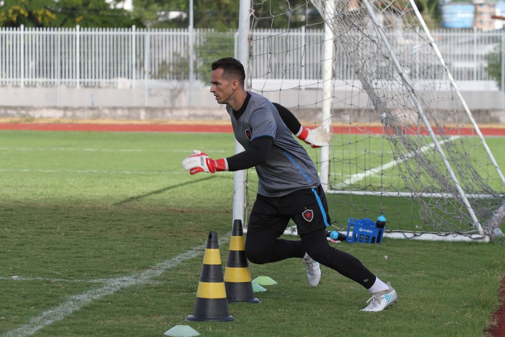 Remerson, goleiro Botafogo-PB, acredita que o teste contra o América de Natal vai ser bom para a preparação do time (Foto: Cisco Nobre/GloboEsporte.com)