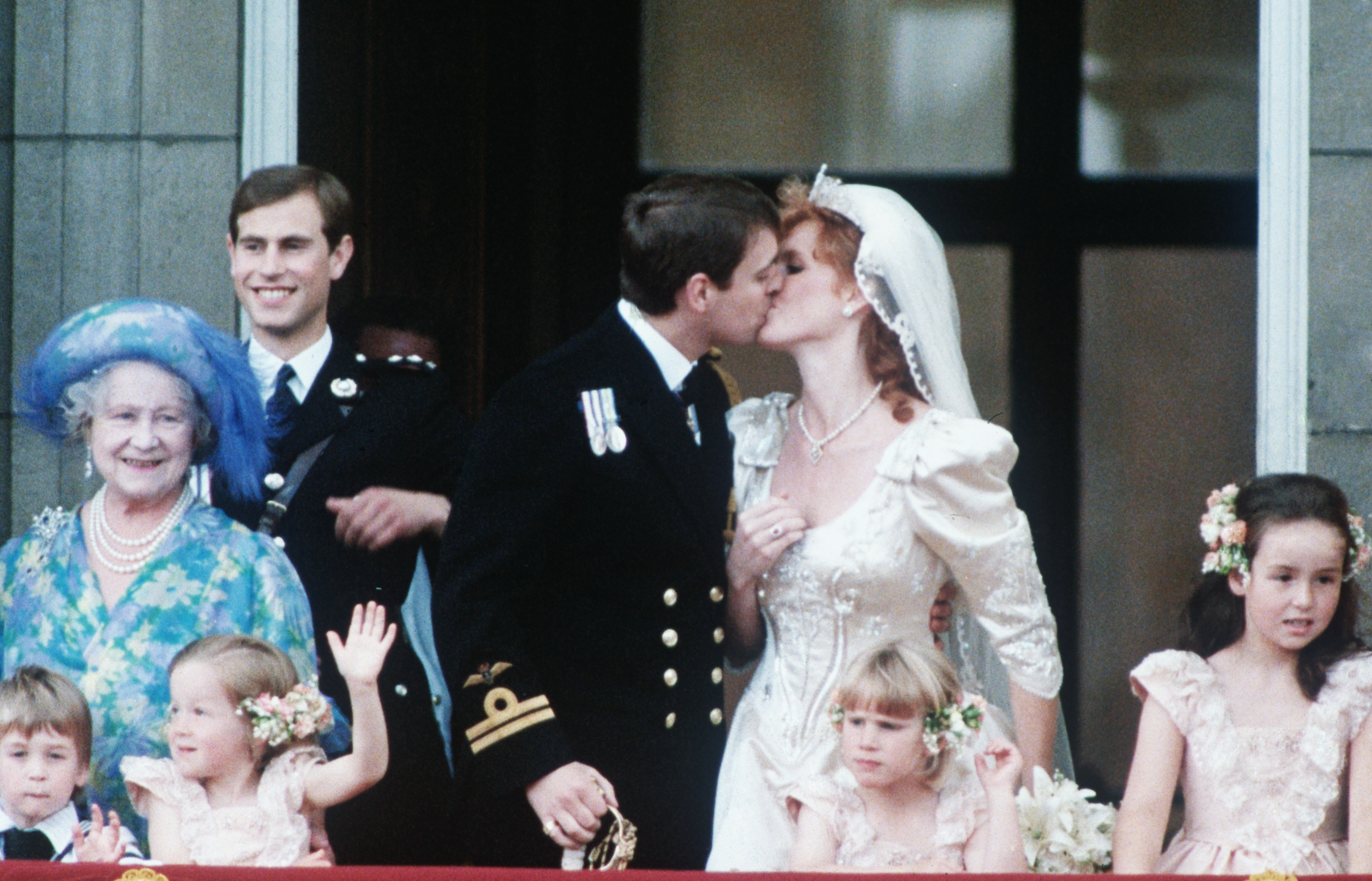 O casamento do Príncipe Andrew com Sarah Ferguson em julho de 1986 (Foto: Getty Images)