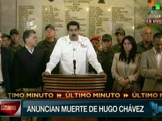 O vice-presidente da Venezuela, Nicolás Maduro, anuncia a morte de Hugo Chávez (Foto: Telesur/AFP)
