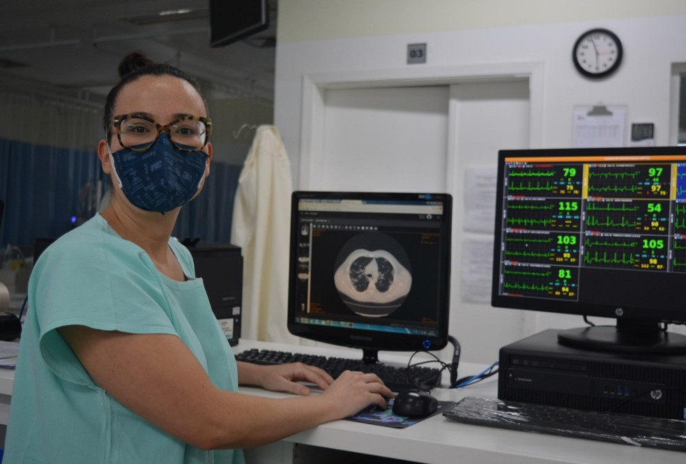 Fabiana Guedes Akaki, médica intensivista da UTI Covid na Santa Casa — Foto: AI-Santa Casa
