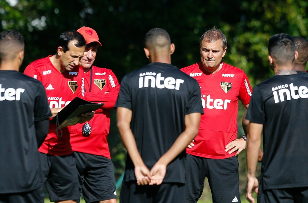 Foco no Brasileirão: São Paulo pode ter até 11 jogos a menos do que rivais pelo título