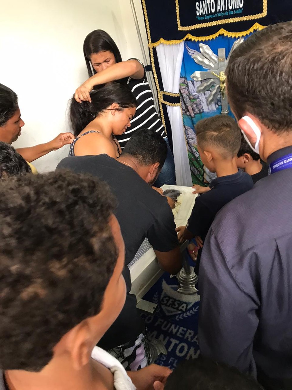 Velório da menina Maria Vitória, atropelada aos 2 anos em Maragogi, aconteceu em Santana do Ipanema, AL — Foto: Arquivo pessoal