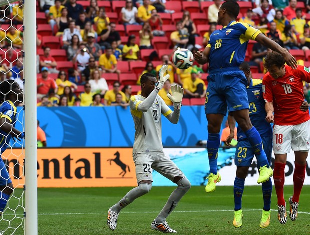 mehmedi gol suiça x equador (Foto: AFP)