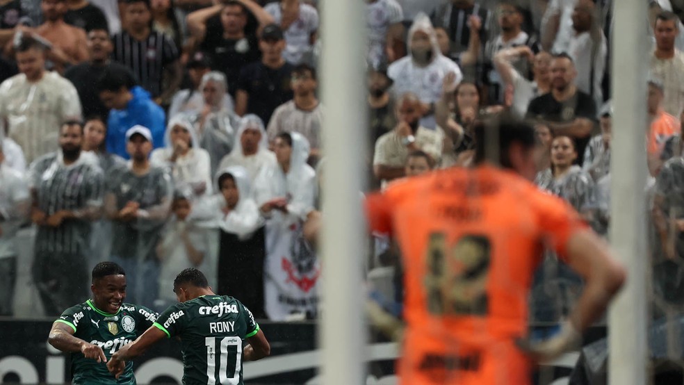 Análise: Palmeiras encontra opção que pode fazer ataque engrenar, mas perde força após substituições
