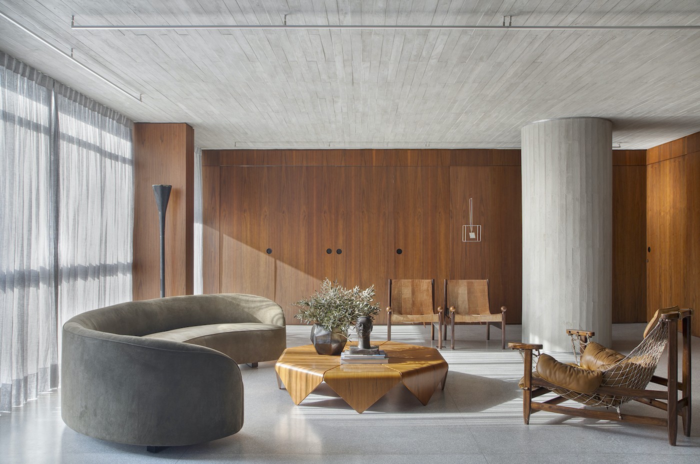O Apartamento DN, em São Paulo, com projeto do escritório BC Arquitetos, levou o IF Gold Award — Foto: Denilson Machado / Divulgação