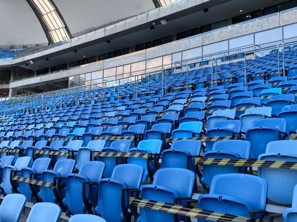 Arena das Dunas: cadeiras isoladas para retorno do público — Foto: Augusto César Gomes