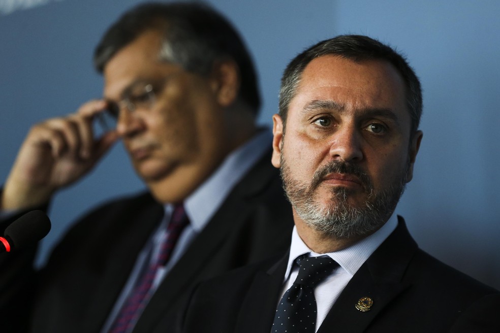 Diretor da PF apresenta proposta com reajuste de até 80% para servidores da  corporação | Política | Valor Econômico