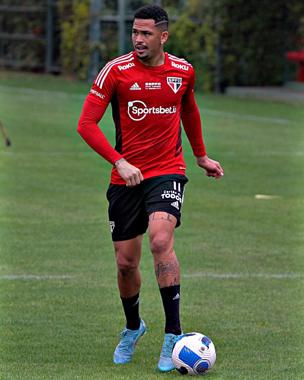 Luciano fez tratamento e ainda é dúvida para o confronto de quinta-feira — Foto: São Paulo FC