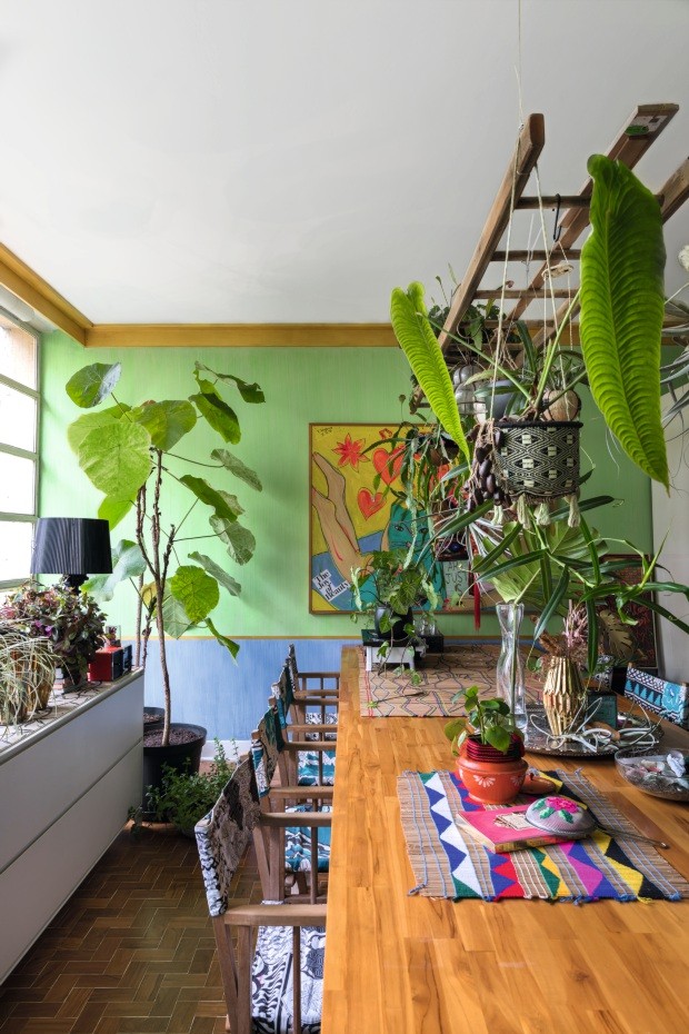 O apartamento colorido e vibrante de Adriana Barra (Foto: Lufe Gomes)