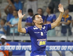 Nunca mais? Ceará brinca e relembra golaço contra o Santos, em 2012