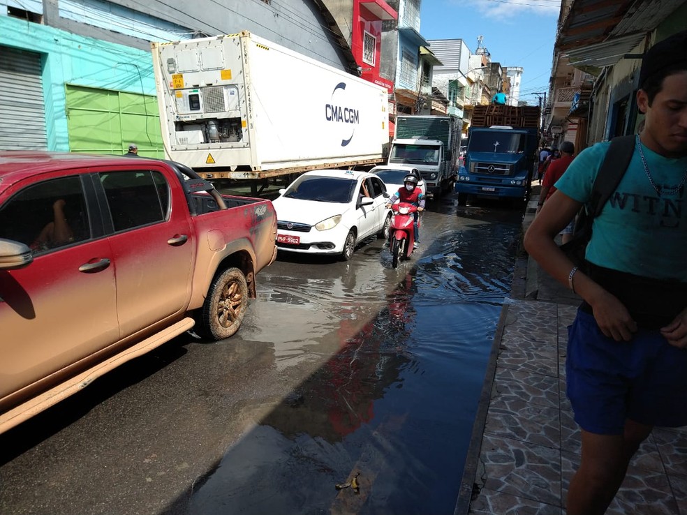 Ruas no centro de Manaus atingidas pela cheia do Rio Negro — Foto: Paulo Frazão/Rede Amazônica
