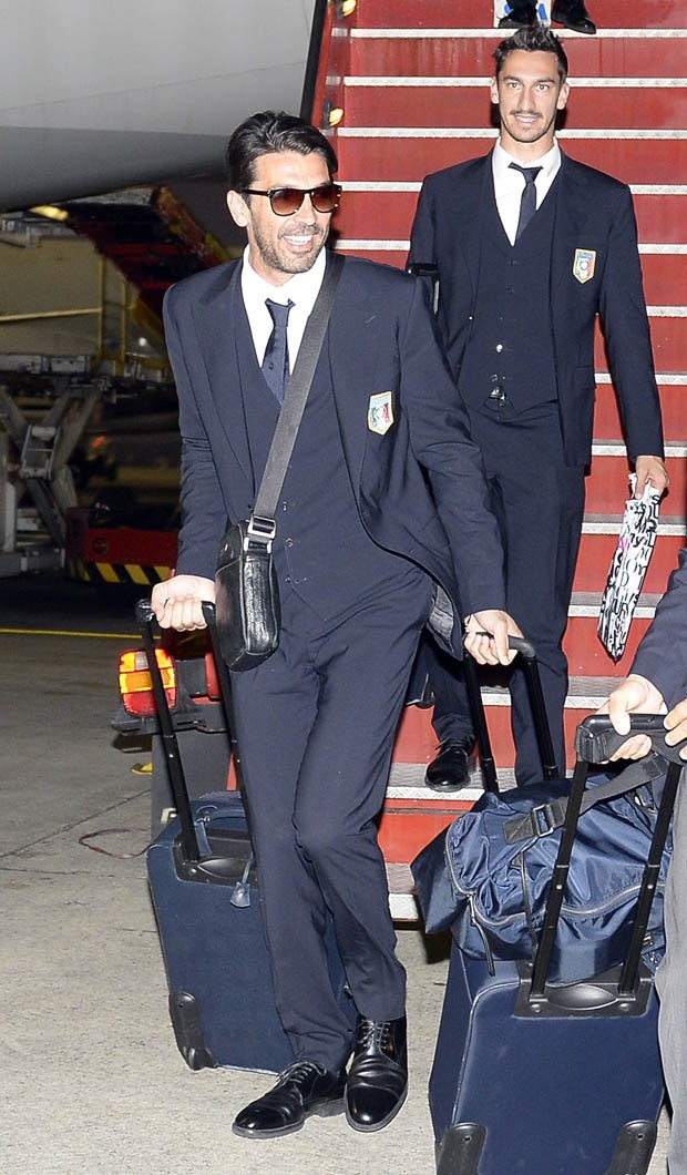 Gianluigi Buffon, goleiro titular da Azzurra, impecável em seu costume Dolce & Gabbana (Foto: Getty Images)