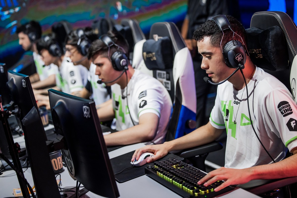 Mundial de LOL 2022: LOUD perde para a DFM e é eliminada do torneio