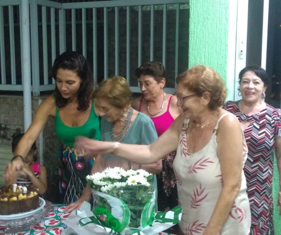 Comemoração dos 103 anos de Dona Pina — Foto: Arquivo Pessoal