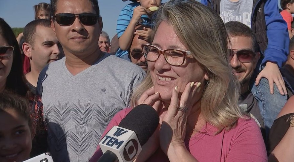 Silvia Bergamaschi afirma que ficou contente com as apresentações do Arraiá Aéreo (Foto: Reprodução/TV TEM)