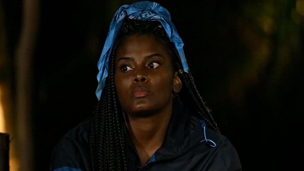 Dayane é a primeira eliminada do 'No Limite' — Foto: Globo