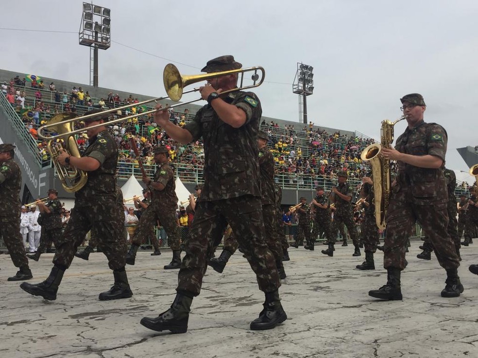 Desfile Militar do Ex&eacute;rcito no Samb&oacute;dromo de Manaus &mdash; Foto: Leandro Guedes/Rede Amaz&ocirc;nica