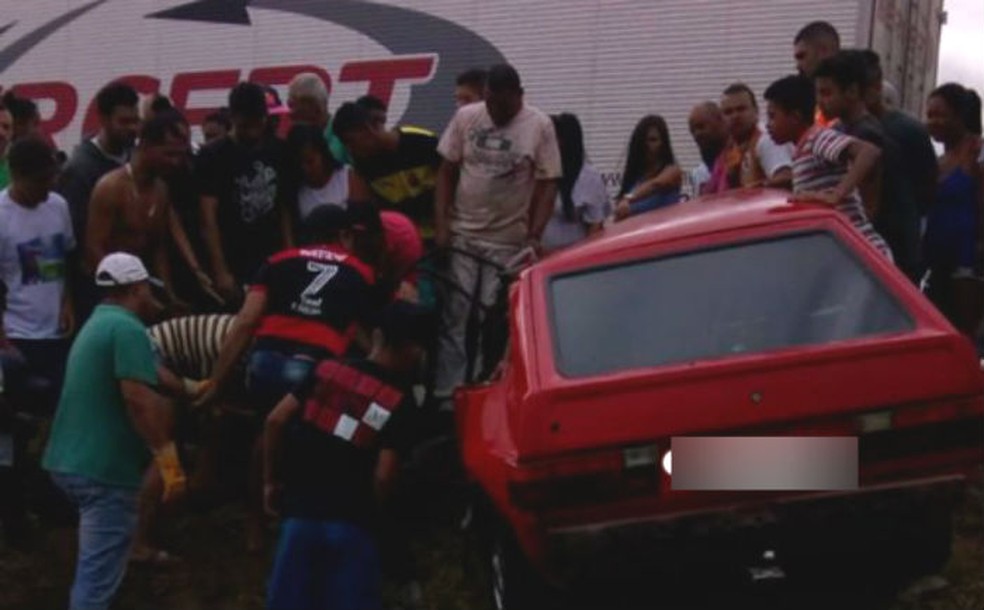 Jovem de 19 anos ficou gravemente ferido (Foto: Blog do Rodrigo Ferraz)