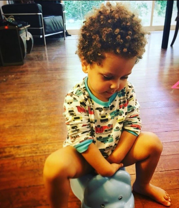 Antônio de 2 anos é uma fofura e tem apelido de Caramelo  (Foto: Reprodução Instagram)