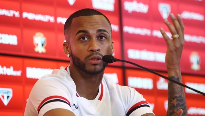 [SPFC.Net] Wesley volta das férias sem saber de propostas