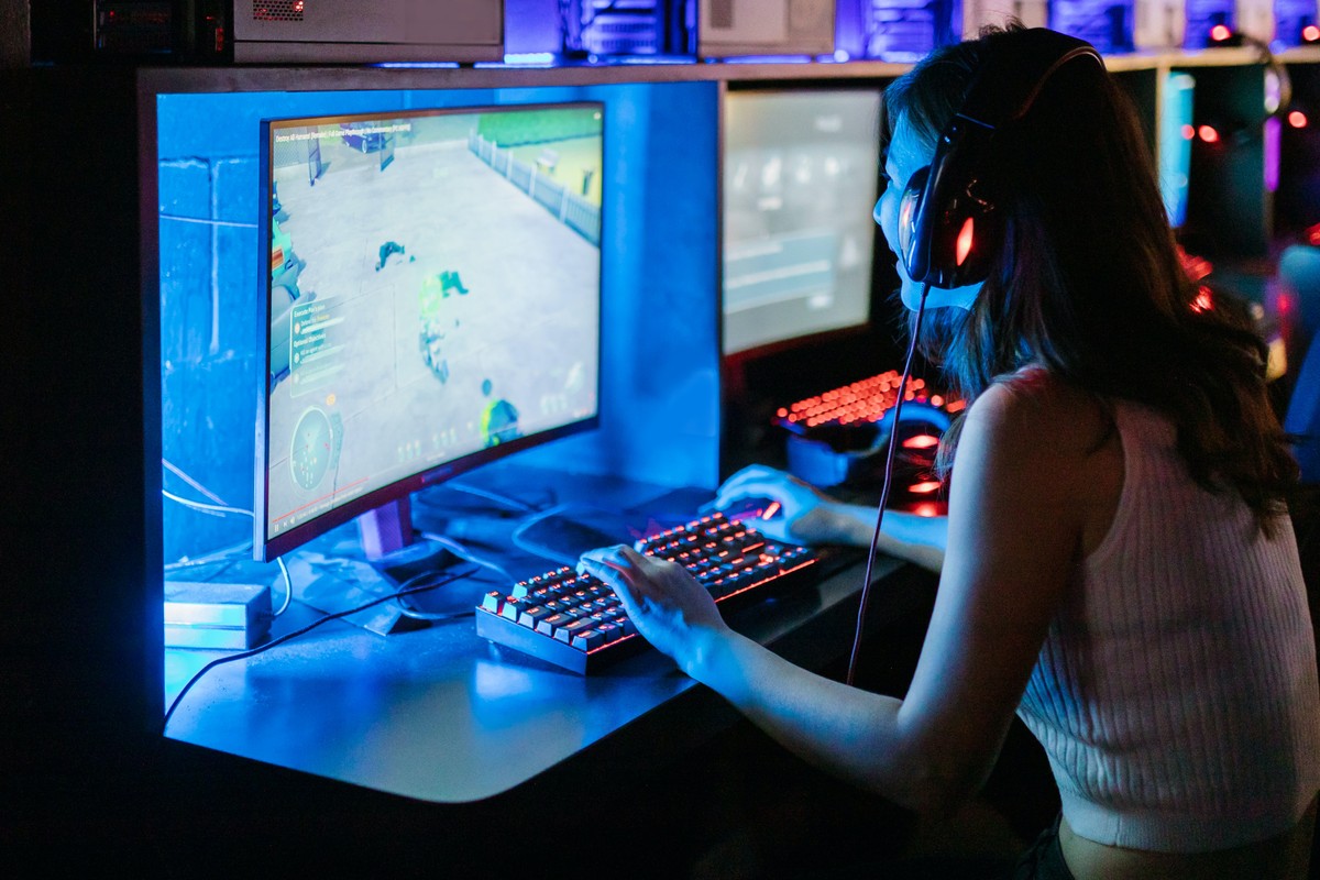 Assédio e preconceito afastam mulheres avid gamers de jogos on-line | Jogos
